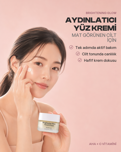 Parmakla alınan Brightening Glow Facial Cream'in hafif krem dokusu yakından
