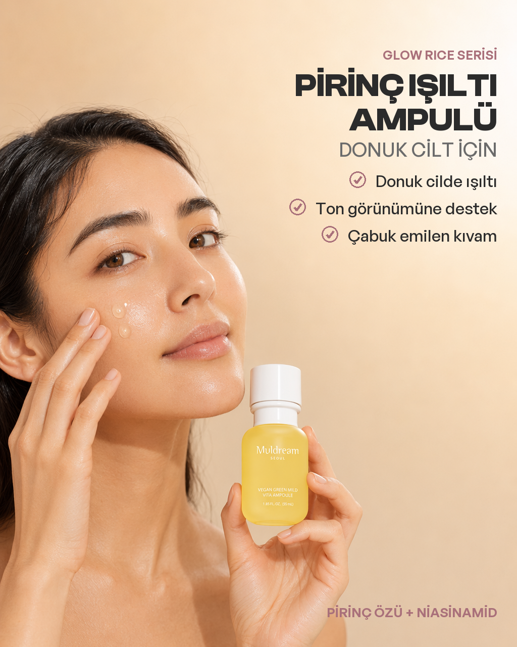 Damlalıktan süzülen Glow Rice Ampoule dokusunun yakın çekimi