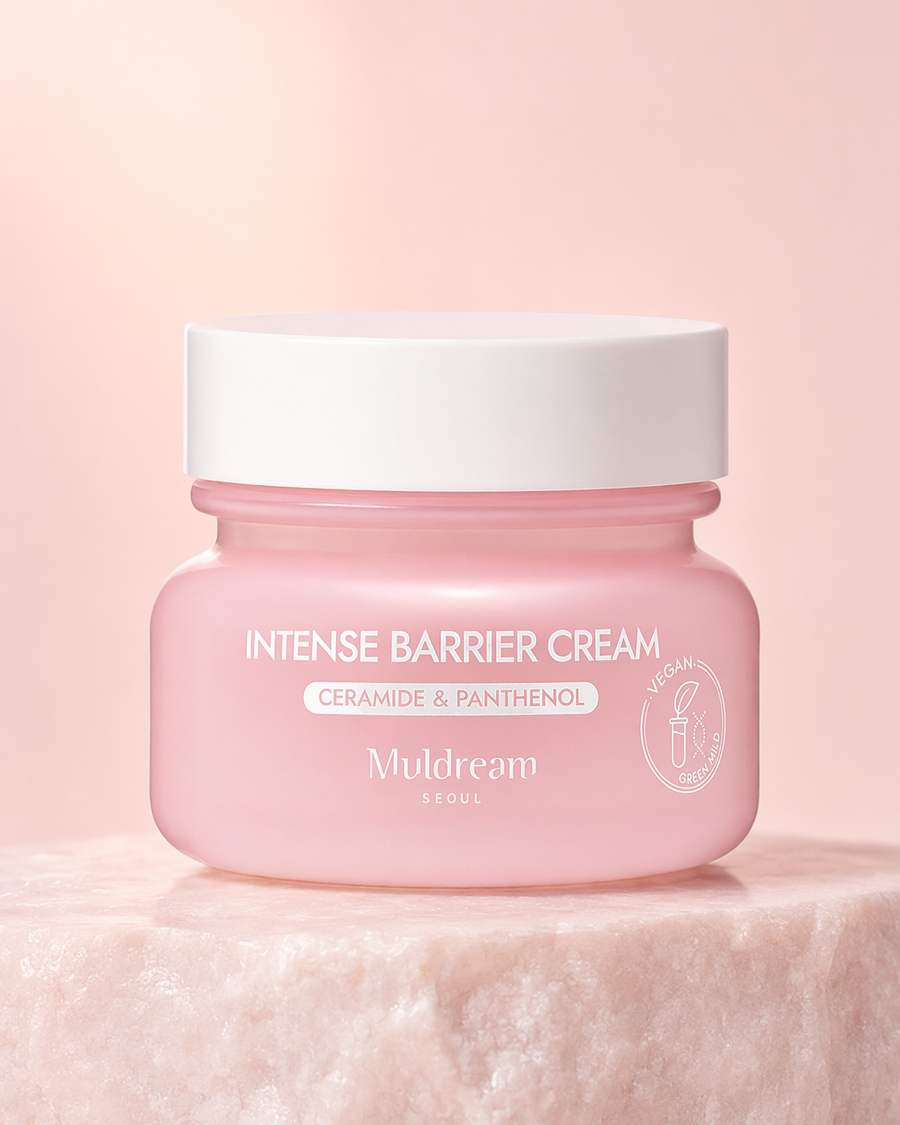 Intense Barrier Cream ambalajı açık fon önünde ürün çekimi